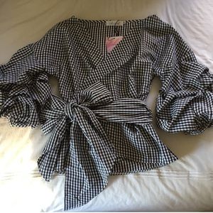 Gingham balloon sleeve top